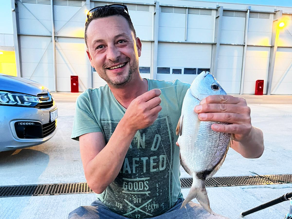 NAJDRAŽI TROFEJ – 00