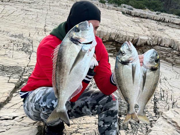 PO JUGU NA KRALJICE – 00